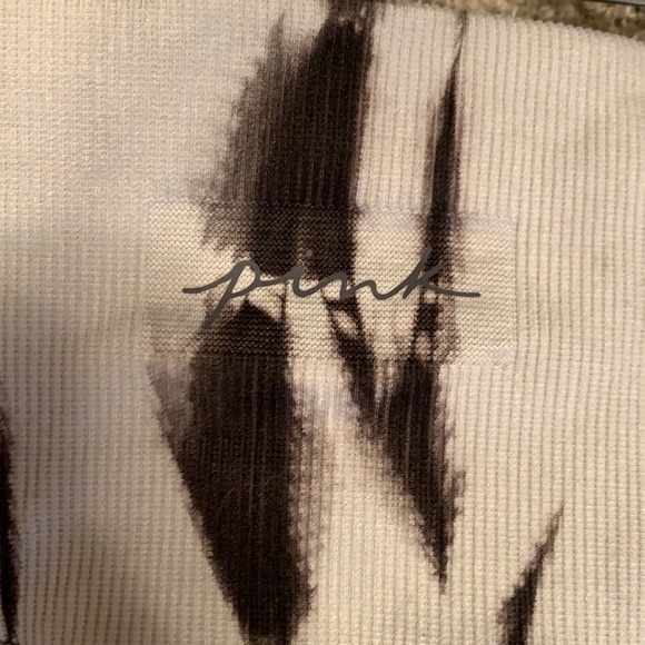 PINK leggings. Brown / off white. Pocket - back of leggings. Small. - Picture 3 of 4